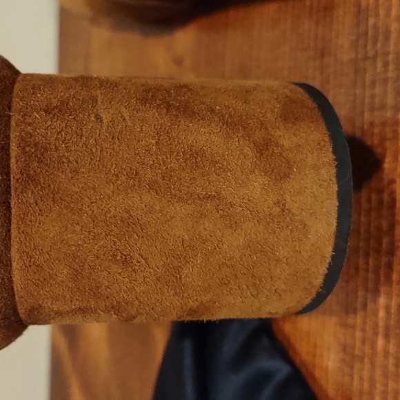 Prada Brown suede shoes. Camel color, heel - Picture 10 of 13